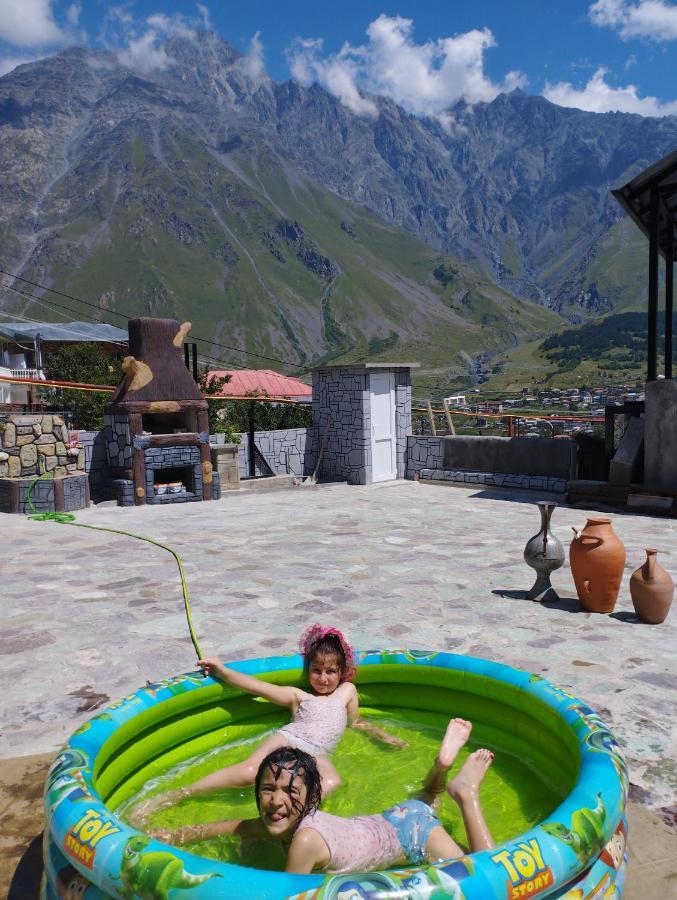 Kazbek View Hostel Kazbegi Exterior foto